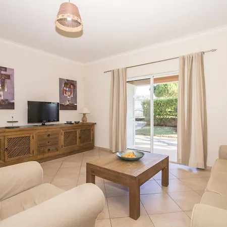 Anita By Algarve Holidays * Quarteira
