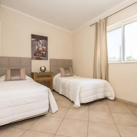 Villa Anita By Algarve Holidays Quarteira