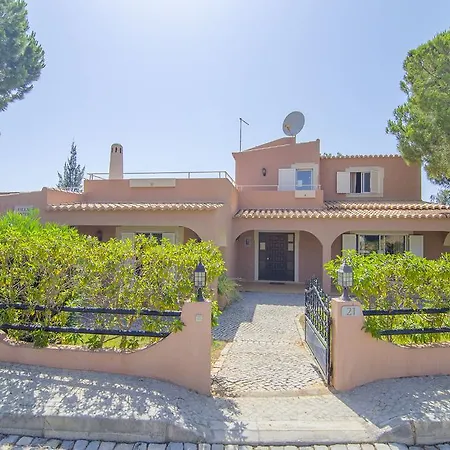Anita By Algarve Holidays